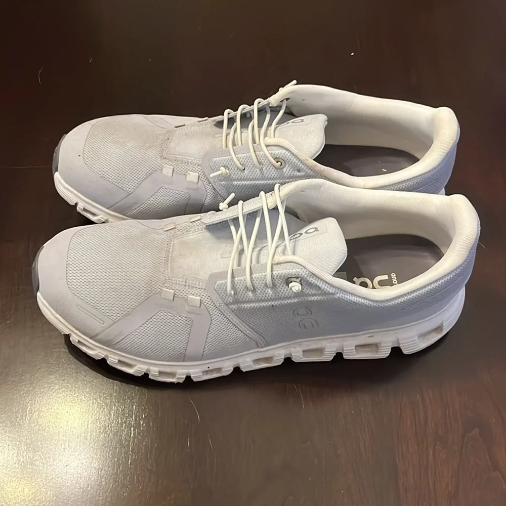 On Cloud Mens shoes